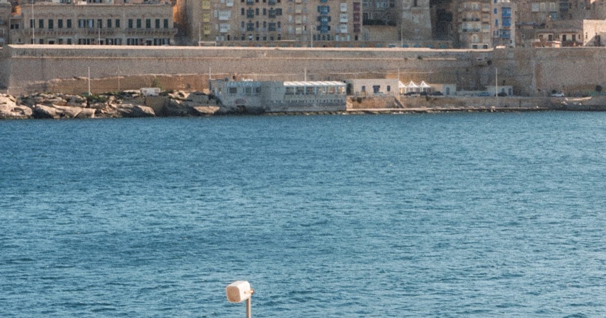 Valletta — Malta’nın tarihî başkenti; okullar ağırlıklı olarak Sliema ve St Julian’s bölgesindedir