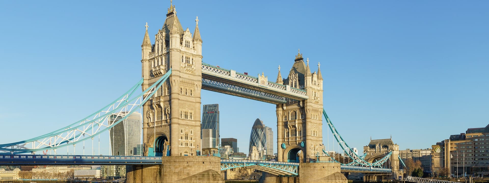 Tower Bridge, Londra: İngiltere'de üniversite eğitimi